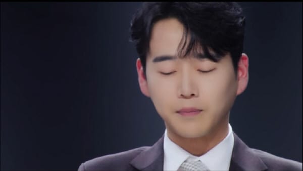 황영웅 소속사 생기부 공개 "학폭 의혹 사실무근" 정면 돌파
